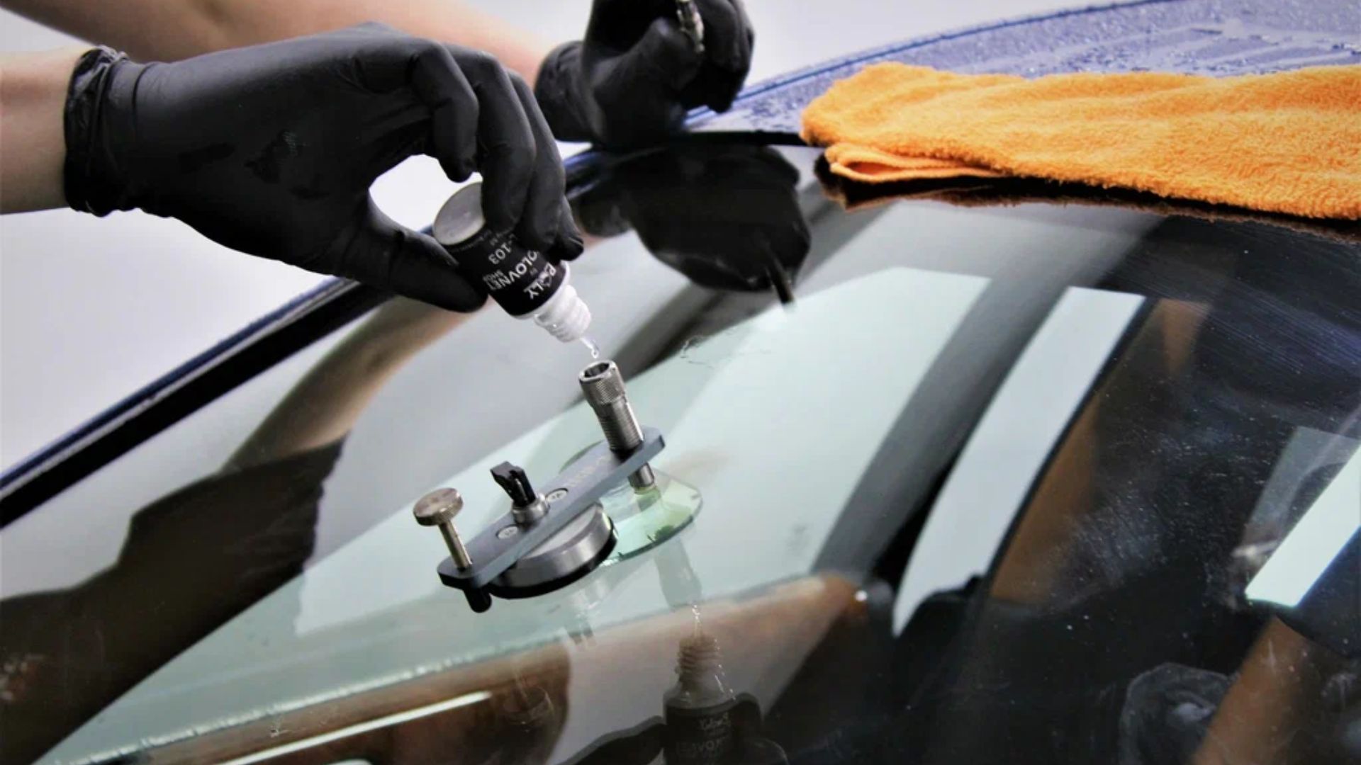 Restoring Shine to Car Glass Surfaces 