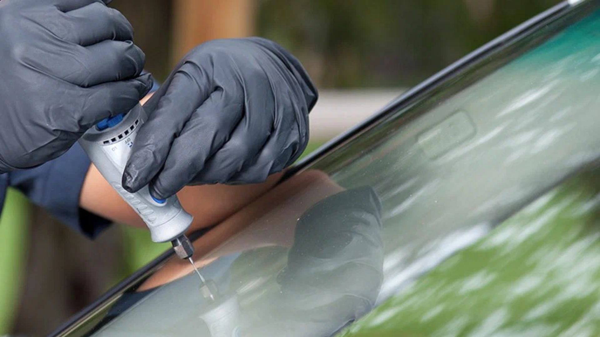 When to Seek Auto Glass Repair