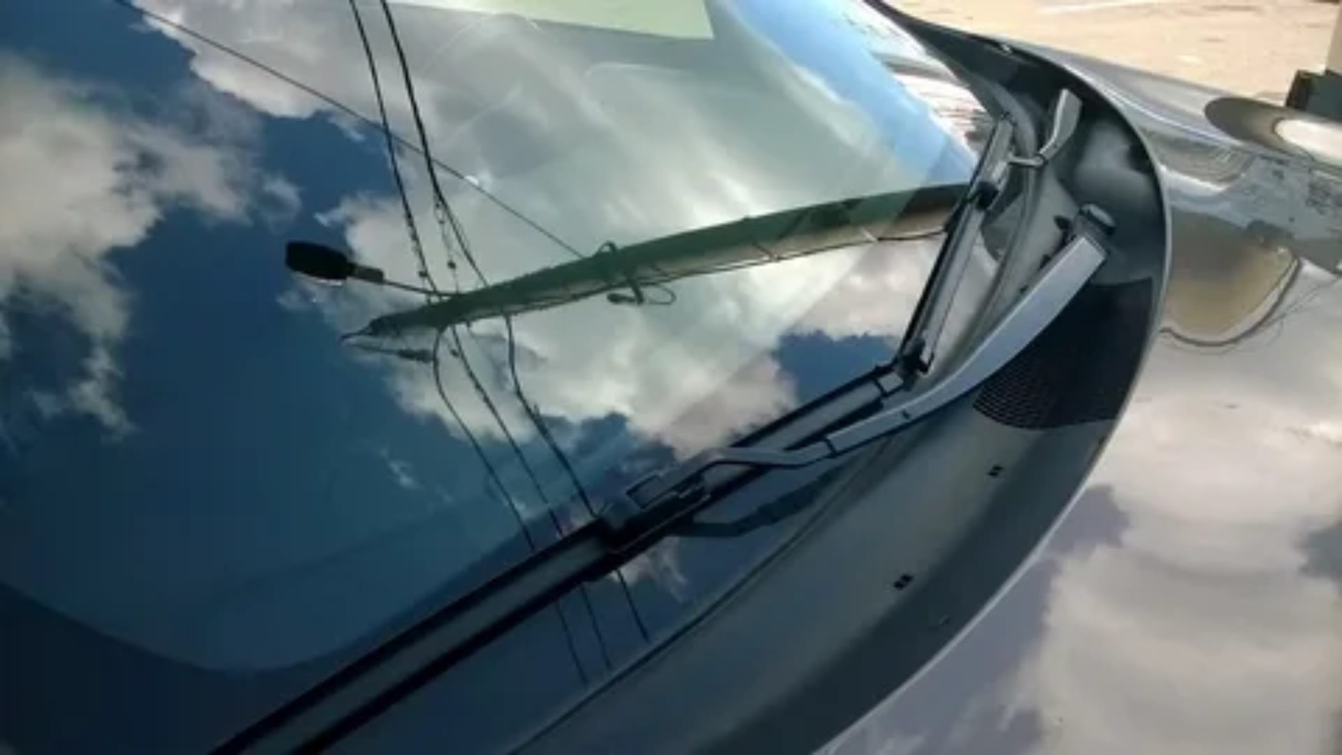 Automobile Windshield 