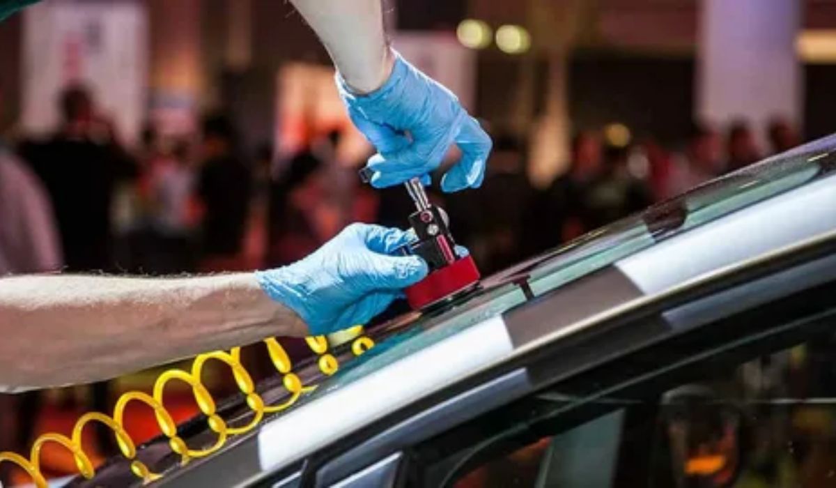 Professional Fix Auto Glass Leak Repair: DIY vs. Professional Fix – What’s Best for You?