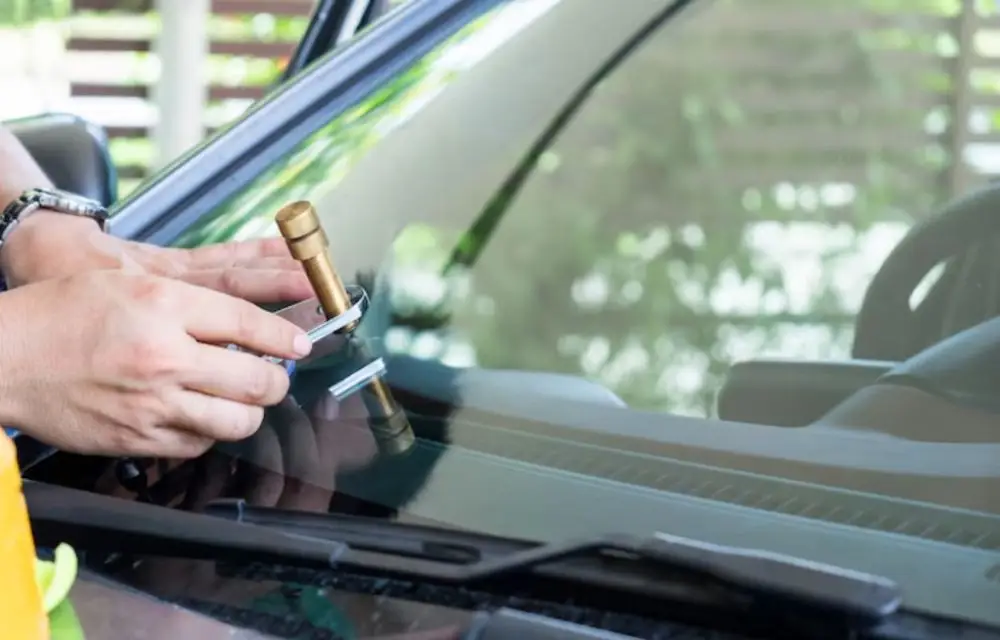 The Top Signs That Indicate You Need Windshield Repair Abudhabi