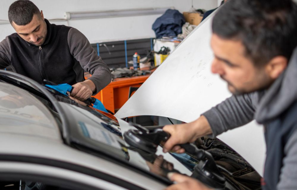 Why Choose a Professional Auto Glass Service Provider