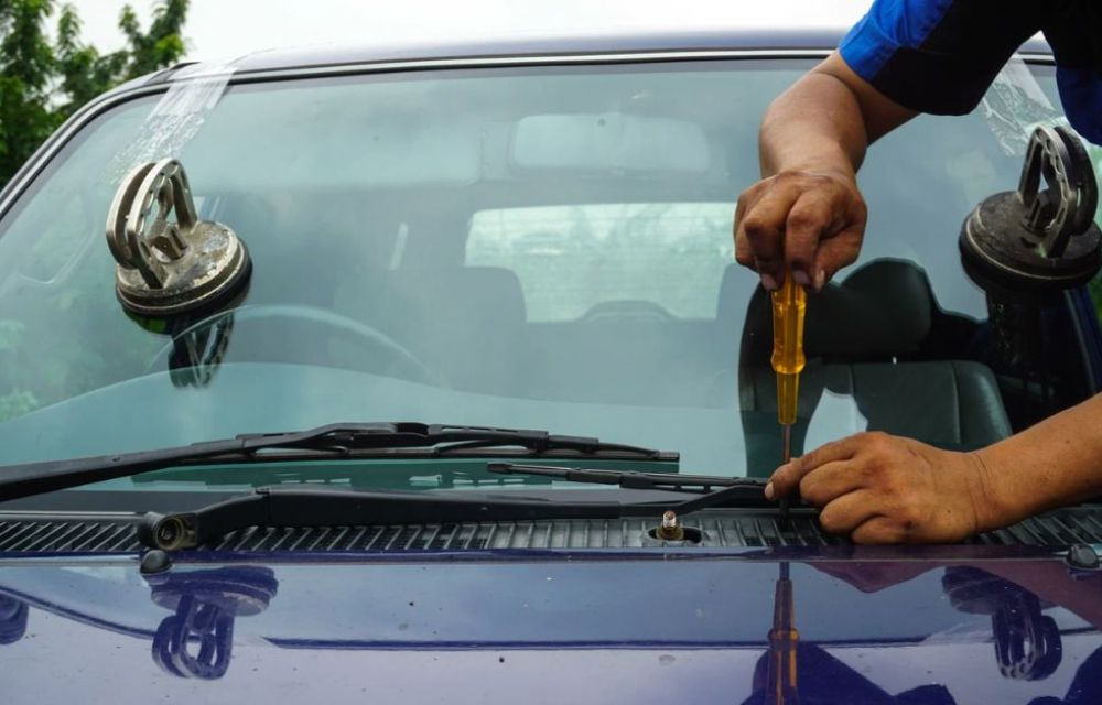 Understanding Different Types of Windshield Cracks: Bullseye, Star, and More
