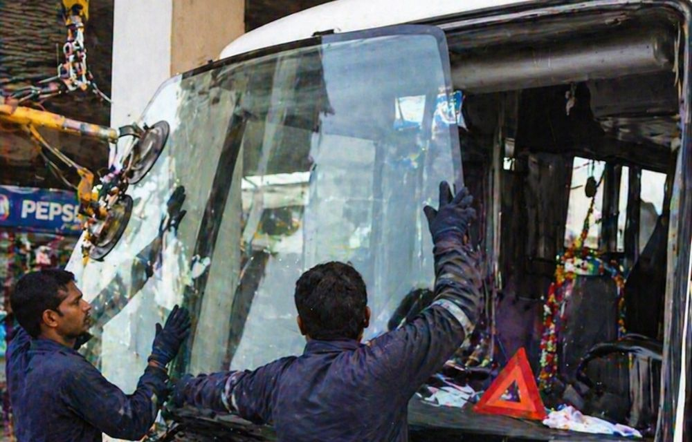 Bullet-Resistant Glass Enclosures: Protecting Bus Drivers in High-Risk Areas