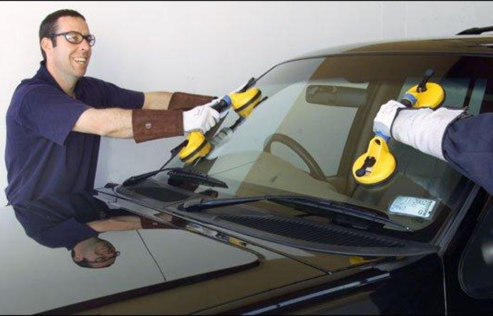5 Signs Your Car Needs a Tempered Glass Replacement