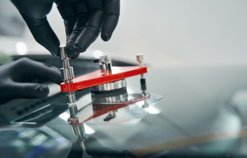 When and How to Replace a Damaged Windshield the Right Way